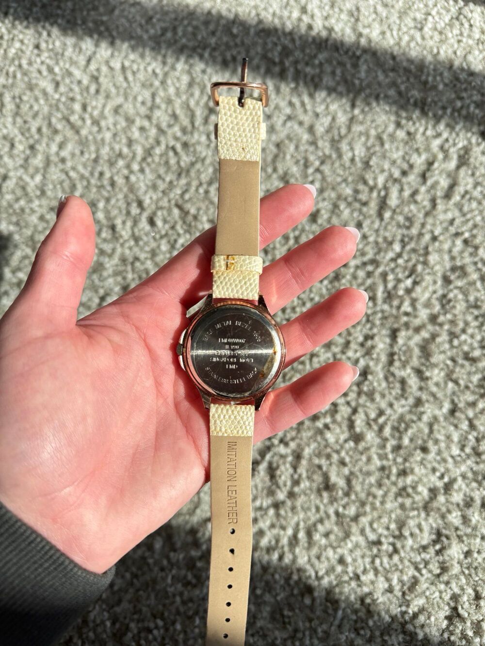 rose gold watch - Picture 3 of 5